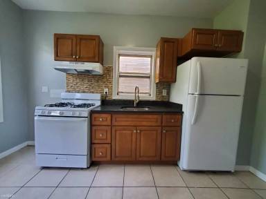 Main picture of 180 Fulton Ave