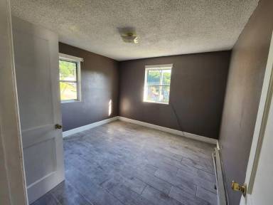 Main picture of 1006 E St