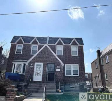 Main picture of 1840 Strahle St