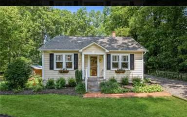 Main picture of 102 19th Ave NW