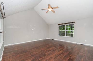 Main picture of 2160 Lunar Ln
