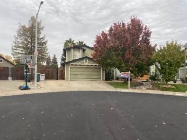 Main picture of 504 Foxhollow Ct
