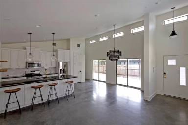 Main picture of 4611 Ledesma Rd