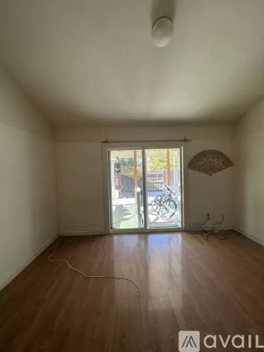 Main picture of 545 W Deerwood Ln