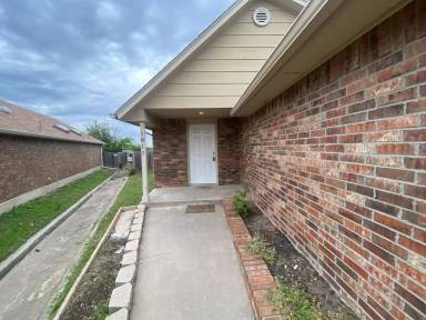 Main picture of 1811 SW 20th St