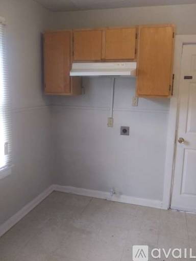 Main picture of 1826 Lyons St