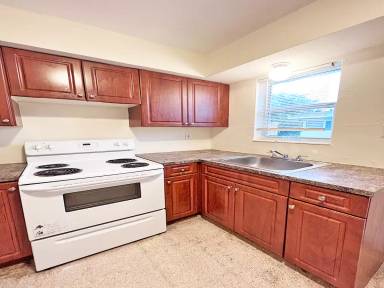 Main picture of 90 NW 32nd Ave