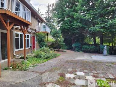 Main picture of 20000 60th Ave NE