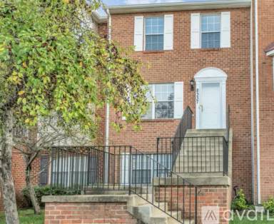 Main picture of 8337 Founders Woods Way