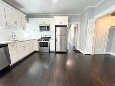 Main picture of 1420 E 1st St