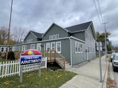Main picture of 5098 Main St