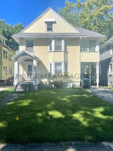 Main picture of 374 Lakeview Park