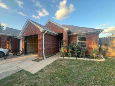 Main picture of 507 Maple St