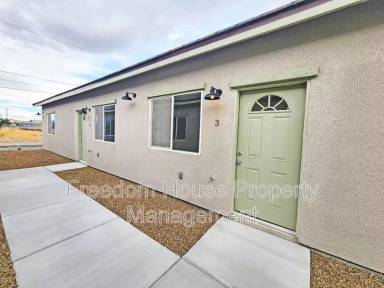 Main picture of 1340 E Arrowhead St