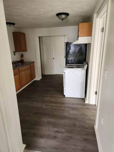 Main picture of 528 S Warren Ave