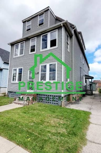 Main picture of 3923 Elm St