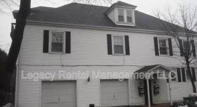 Main picture of 221 W Tamarack St