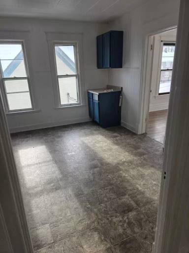 Main picture of 402 S Gardiner Ave