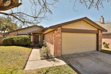 Main picture of 21031 Western Valley Dr