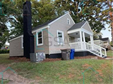 Main picture of 694 Saxon Ave