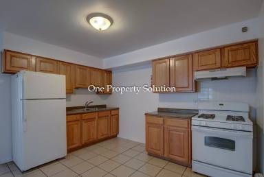 Main picture of 801 E 32nd Ave