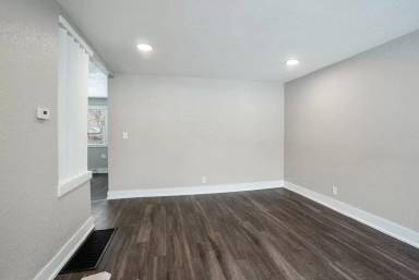 Main picture of 1209 Parker St