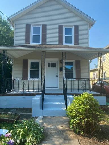 Main picture of 232 Jane St