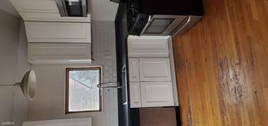 Main picture of 716 W 17th Pl