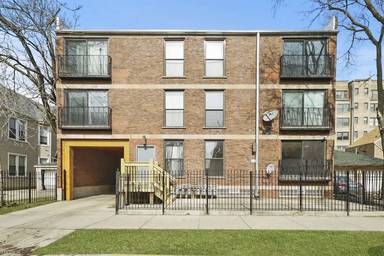 Main picture of 2720 E 75th St