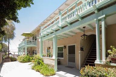 Main picture of 2048 3rd Ave