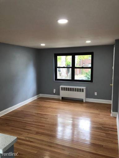 Main picture of 354 Church St