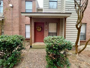 Main picture of Woodbrook Condos