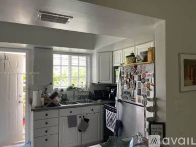 Main picture of 109 NE 30th Ct