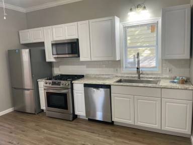 Main picture of 128 Penn St