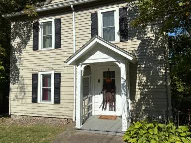 Main picture of 935 Cliff St