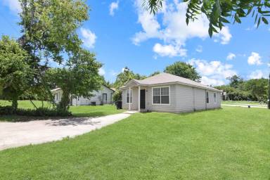 Main picture of 710 Dunbar Rd