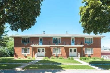 Main picture of 3127 S 66th St
