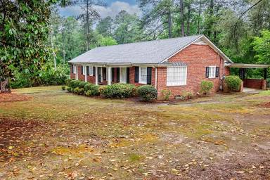Main picture of 116 S Churchill Dr