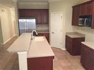 Main picture of 6285 Pendragon Pl