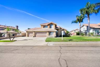 Main picture of 2421 W Calle Celeste Dr