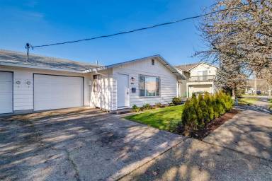Main picture of 2224 Cedar St