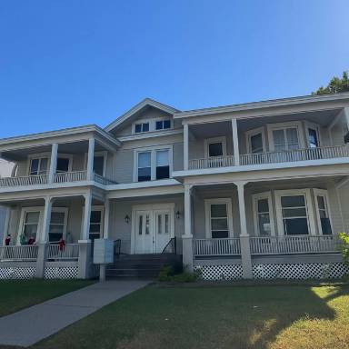 Main picture of 811 E 14th St