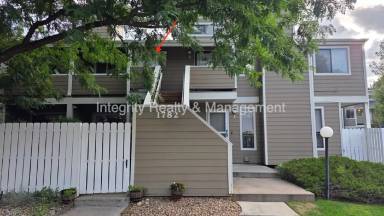 Main picture of 1782 S Trenton St