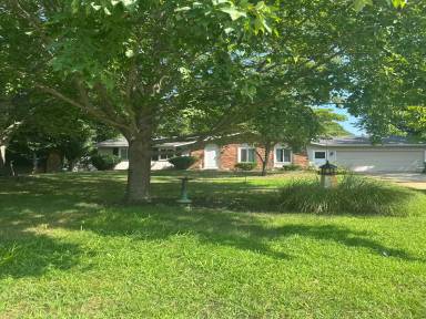 Main picture of 2973 Memorial Dr