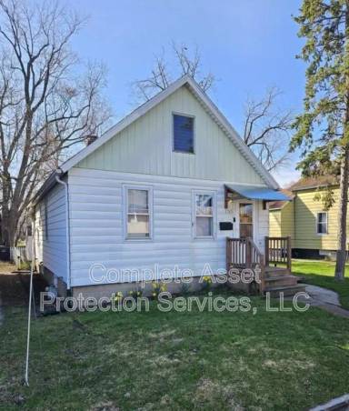 Main picture of 130 Phillips Ave