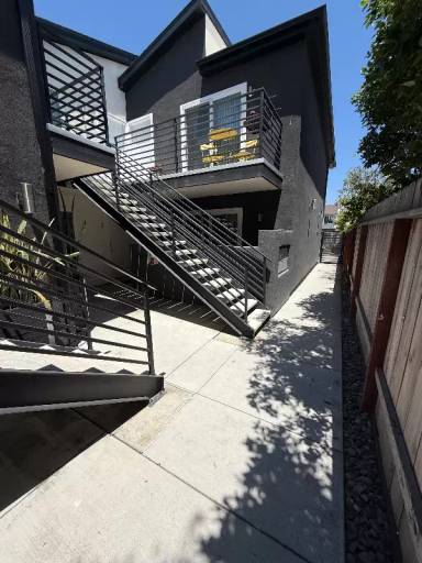 Main picture of 4732 Bancroft St