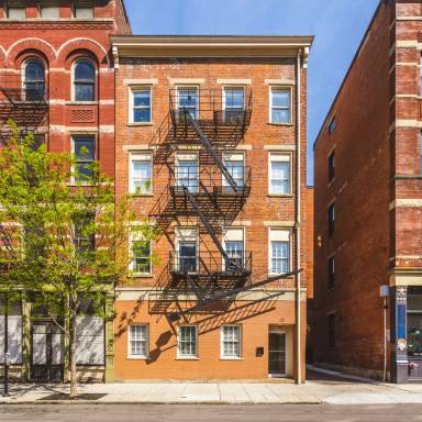 Main picture of 28 E 13th St