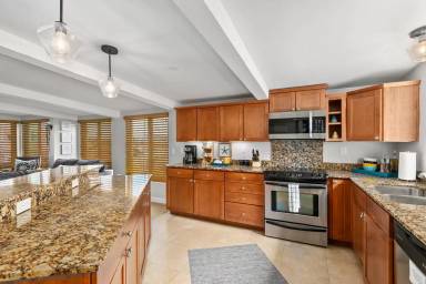 Main picture of 3745 Mission Blvd