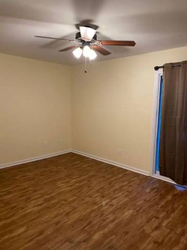 Main picture of 145 Colonial Cir