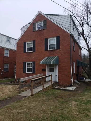 Main picture of 1028 Summit St
